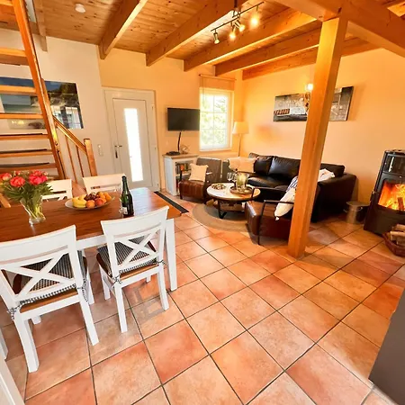 Ferienhaus Anna - Linke Seite Dranske